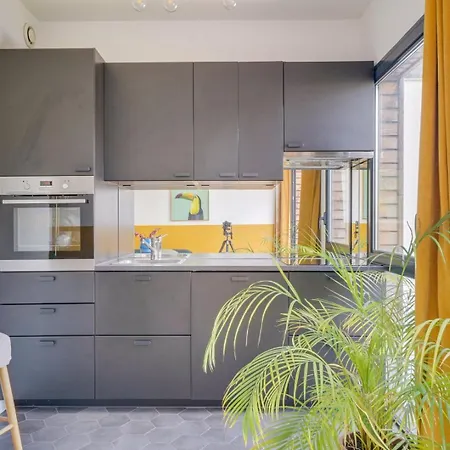 Tres Bel Avec Terrasse Et Jardin